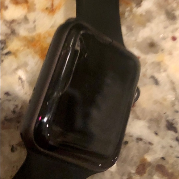 Apple Watch Series 3 GPS Space Gray, screen crack! - Picture 5 of 7